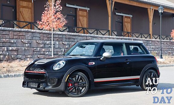 Mini подготовил для Лос-Анджелеса уникальную модель JCW Knights Edition