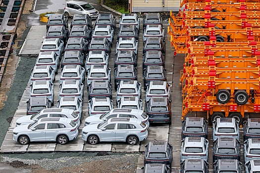 Китайские автомобили в России: полные склады и снижение цен