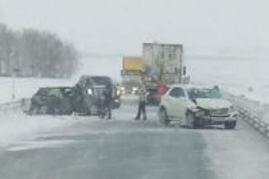 Пожилой мужчина попал с травмами в больницу после ДТП в Новосибирске