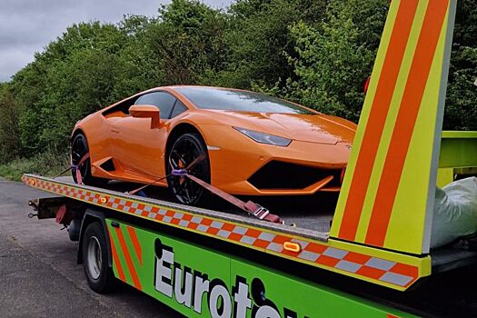 В Англии конфисковали Lamborghini, который ездил без регистрационных номеров