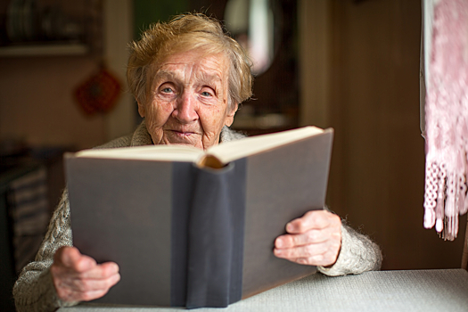 Ученые нашли связь между чтением и долголетием