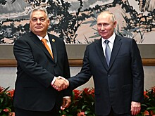 Bloomberg: в НАТО обеспокоены встречей Орбана и Путина