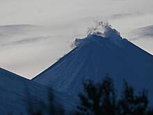 На Камчатке начал извергаться вулкан