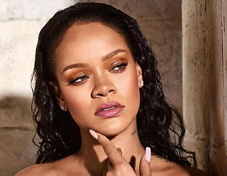 Рианну заметили за ланчем с мужем Бейонсе