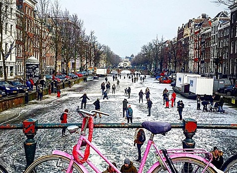 Аномальная весна: в Амстердаме замерзли каналы