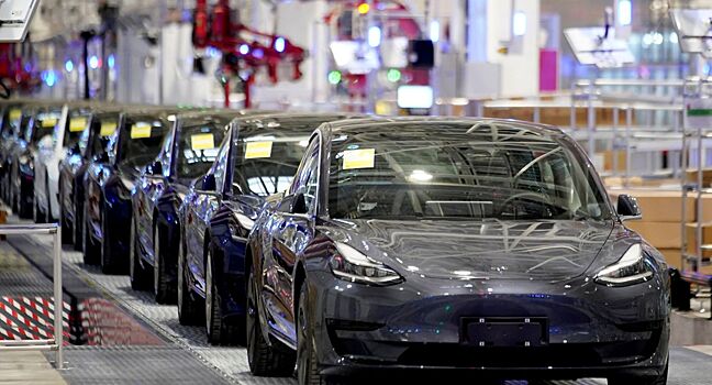 Tesla снизила цену на китайские Model 3 на 8%