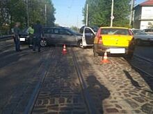 В Калининграде столкнулись две иномарки и Лада