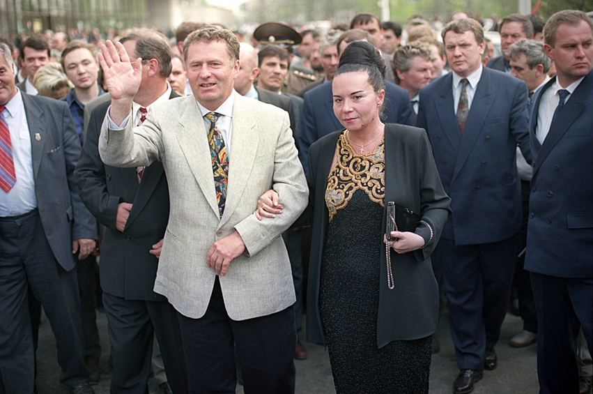 Лидер ЛДПР Владимир Жириновский с женой Галиной, 1995 год