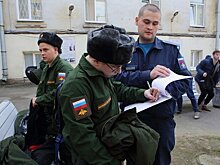 Полковник выступил за двухгодичную службу в армии