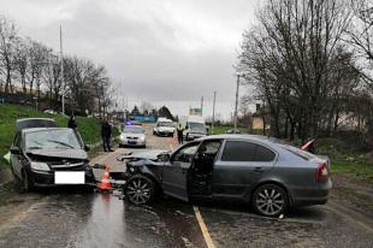 Водитель без прав и страховки устроил аварию с пострадавшим в Пятигорске
