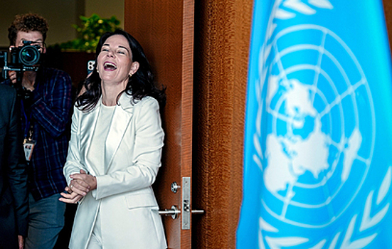 Захарова поставила Бербок на место за грубый ляп о Гренландии