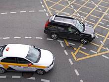 На перекрестке в Некрасовке нанесут «вафельную» разметку