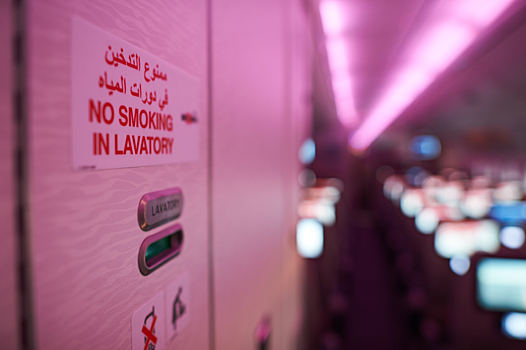 Почему в самолете нельзя курить, если есть пепельницы