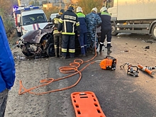 В Волгограде в ДТП фура практически раздавила легковой автомобиль