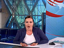 У ведущей Первого канала Екатерины Андреевой сломался стул во время эфира