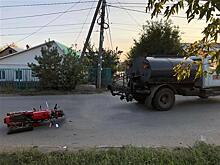 В Самаре мужчина на мотоцикле "Ява" врезался в ГАЗ