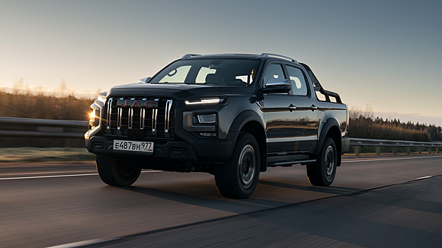 В рейтинге самых популярных в России пикапов снова сменился лидер