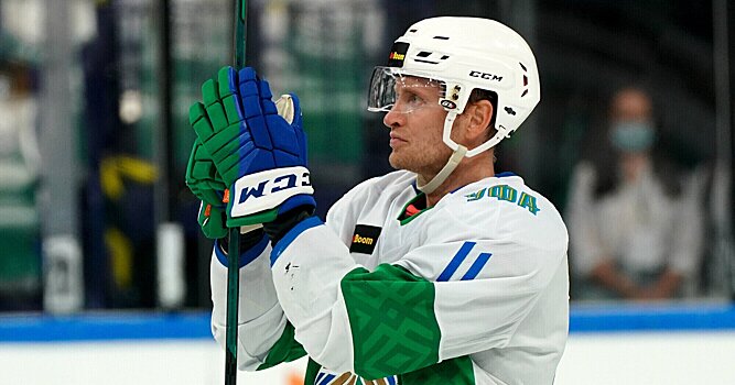 Лисовец о Панине: «Профик. Мало ест, пиво не пьет, грубо говоря. Он лучше выпьет вина. Спортсмен, с которого нужно брать пример»