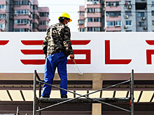 Россиянина депортировали из США за подготовку кибератаки на Tesla