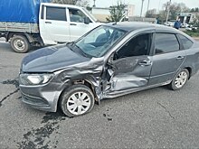 В Оренбурге на ул. Донгузской столкнулись «Лада» и «ГАЗ». Есть пострадавшие