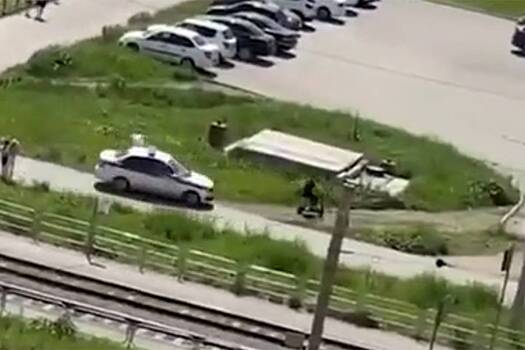 Погоня сотрудников полиции за нарушителем на электроскутере попала на видео