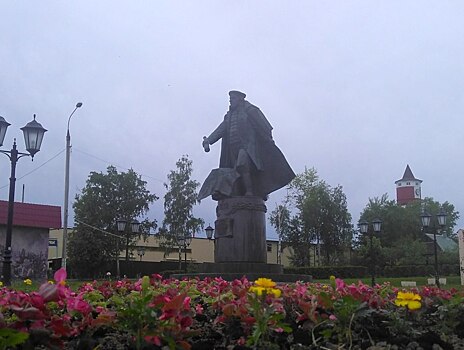 Цветы у памятников в Краснопахорском планируют высадить до начала майских праздников