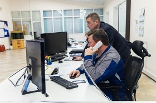 Глава Ханты-Мансийска Максим Ряшин поздравил работников и ветеранов энергетической отрасли Ханты-Мансийска с Днём энергетика