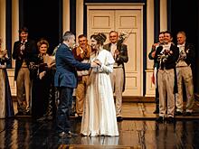 Актриса Курского драмтеатра получила губернаторскую премию имени Буренко