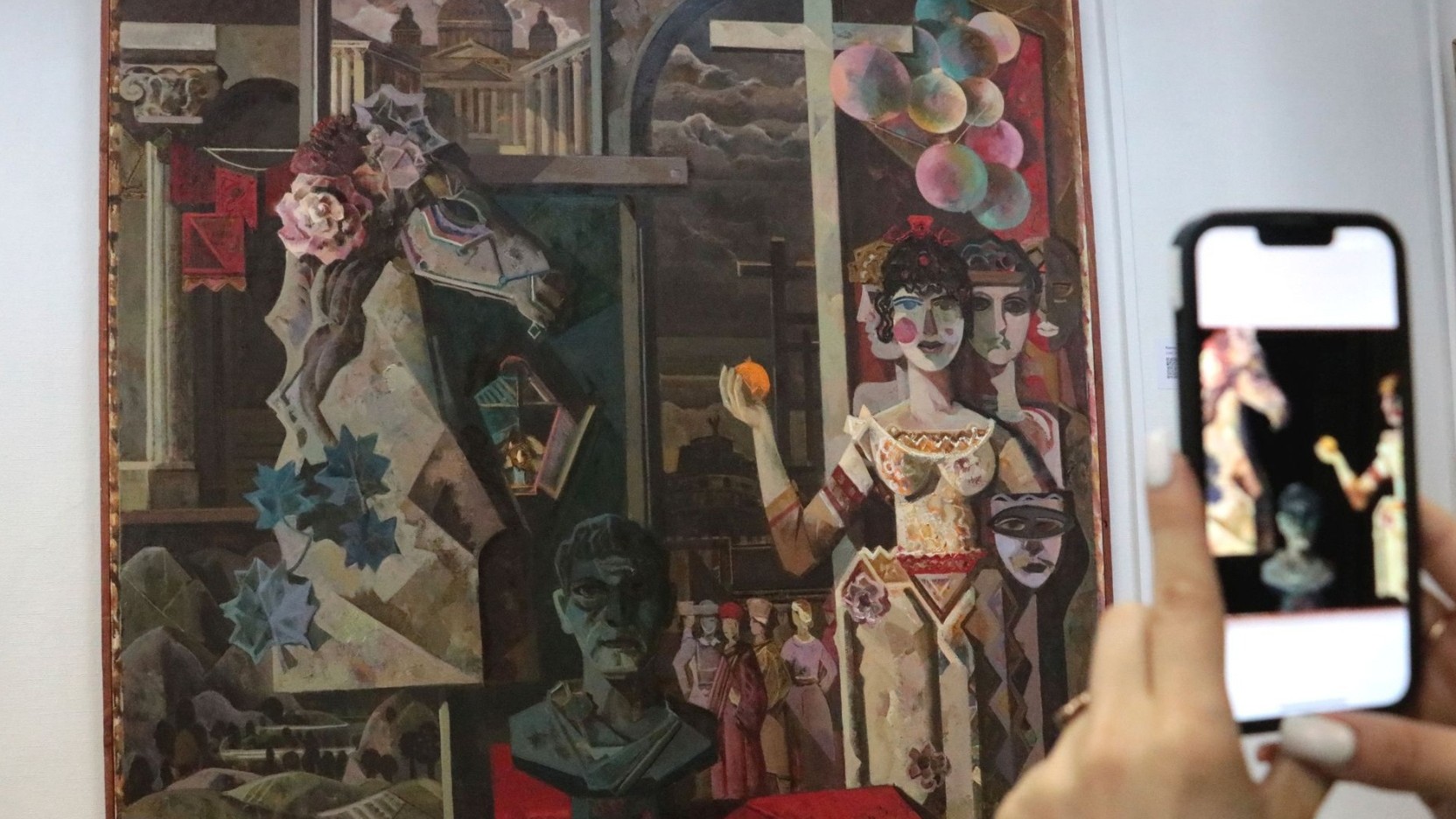 Искусство на современный лад: выставка оживших картин Александра Пантелеева открылась в Вологде (6+)