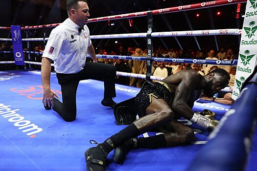 Де ла Хойя высказался о возможном завершении карьеры Уайлдером после нокаута от Чжилэя