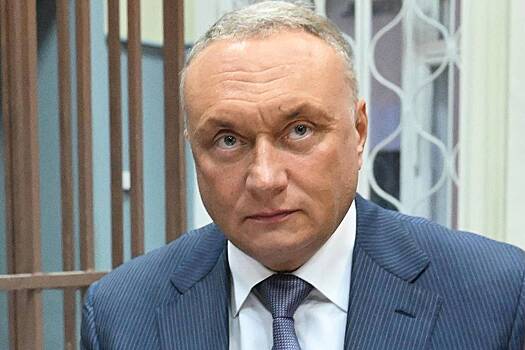 Арестованный по обвинению в организации расправы российский сенатор остался в СИЗО