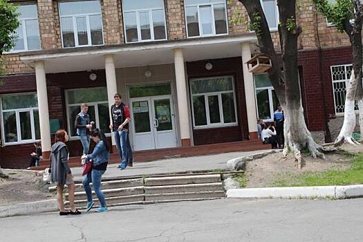 В Кировском районе учителя получают зарплату только по исполнительным листам