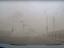 Летают крыши, разгораются пожары. Что пыльная буря творит в Иркутской области