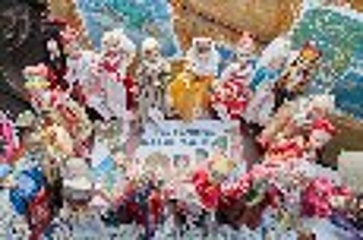 В УФСИН России по Республике Коми организована выставка кукол в национальных костюмах, приуроченная к Году единства народов России