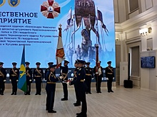 Врио командующего ВДВ вручил двум полкам ордена Александра Невского