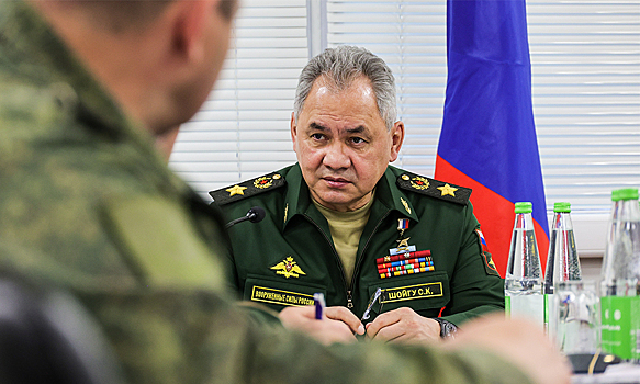 Шойгу приехал в пункт управления группировки «Центр» в зоне СВО