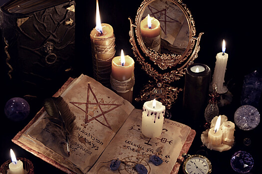 Владелицу хендмейд-магазина обвинили в продаже товаров с символикой сатанизма