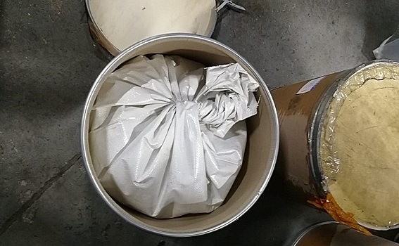 Наркотики бочками везут из Китая в Новосибирск