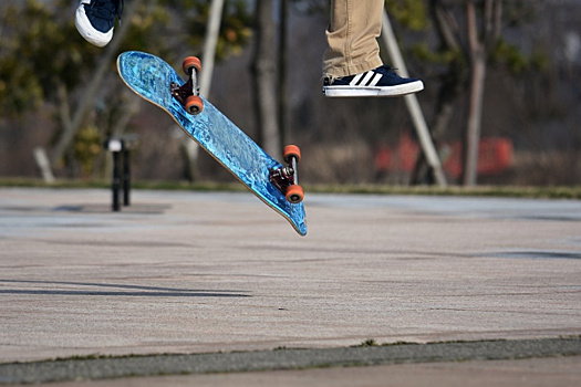 В Самаре специалисты исследуют скейт-площадку в парке "Воронежские озера"