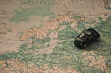 FT: Евросоюз разрешит гражданам оставлять привезенные из РФ авто