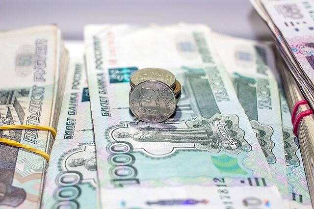 Прогноз: рубль останется в боковике – с оглядкой на торговые войны и нефть