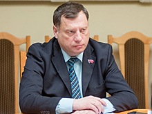После заграничного отдыха депутатов всем россиянам предложили отказаться от зарубежных поездок