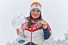 Российская лыжница Непряева опубликовала фото в нежном белом платье