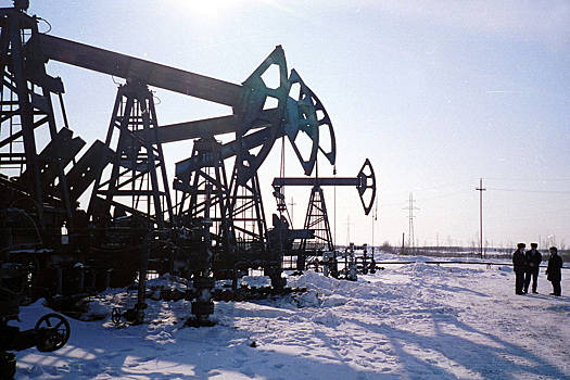 Нефтяные итоги 2025 года: обвал цен и низкий спрос