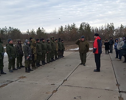 Оренбургские солдаты встретились с родными в День матери