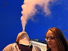 Володин поручил внести в Госдуму предложения о запрете вейпов