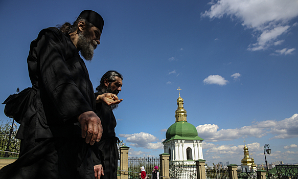 Что стоит за гонениями на каноническую православную церковь на Украине?