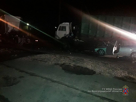 Ночью в страшной аварии на юге Волгограда погибли двое мужчин