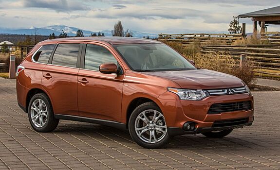 Mitsubishi представила кроссовер Outlander новой генерации