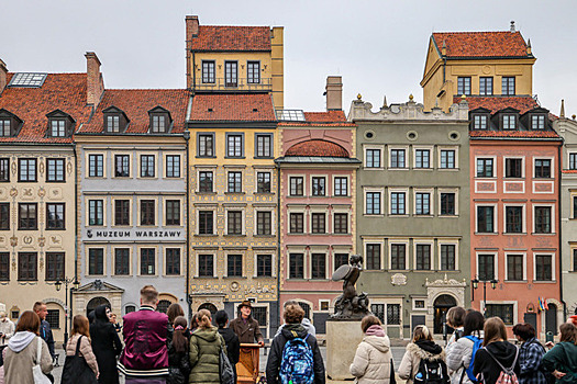 Книгу о европейском политике под названием «Дебил.Изучение случая» решили изъять из продажи